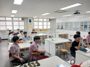 1�г� �ñ׸�(���е��Ƹ�) ÷���̹���